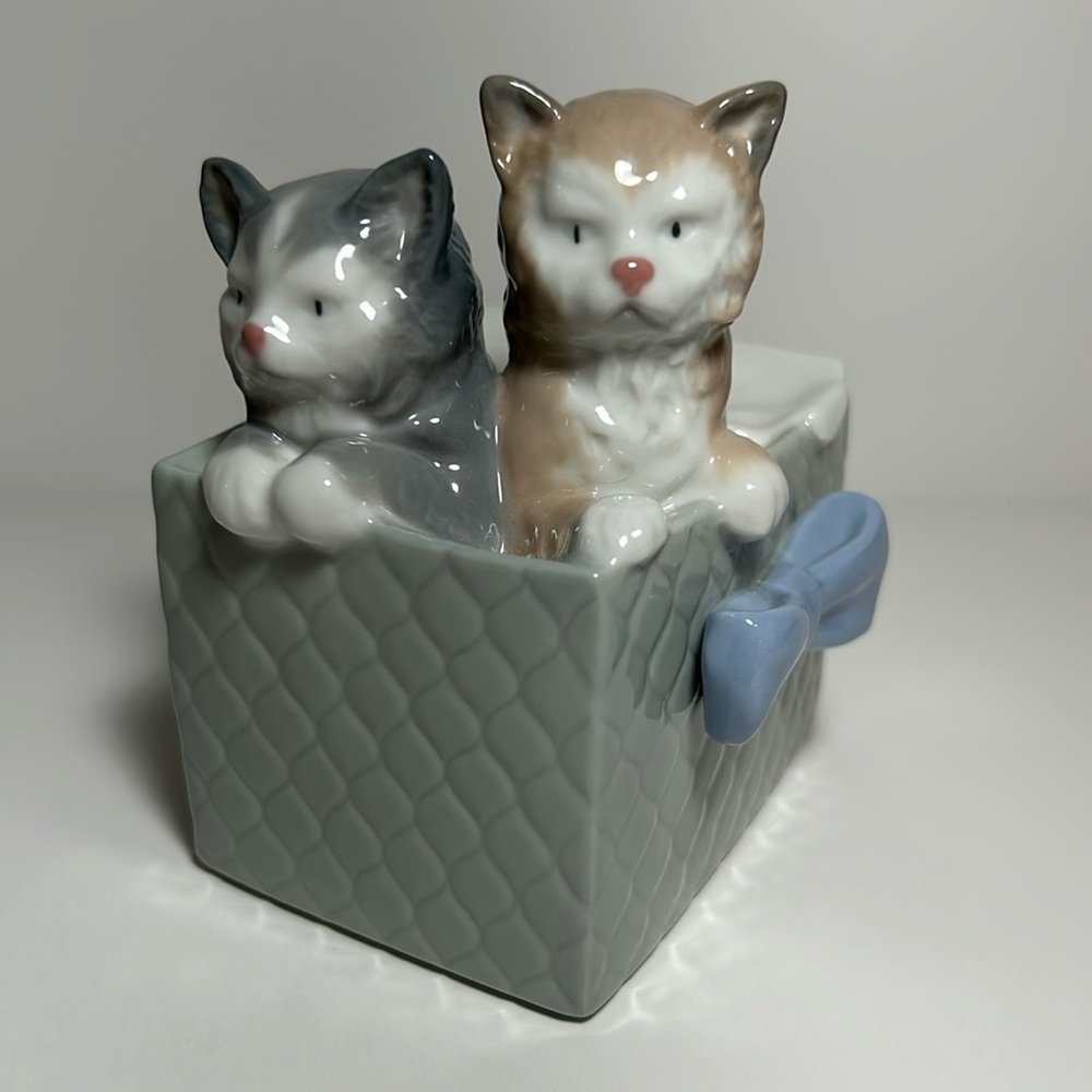 Vintage NAO Porcelain Cats in a Box